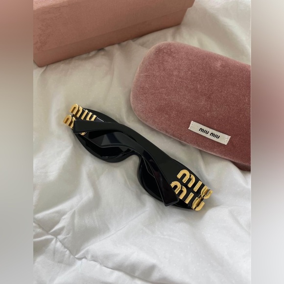 MIU MIU sunglasses in a mint condition. - Picture 2 of 5